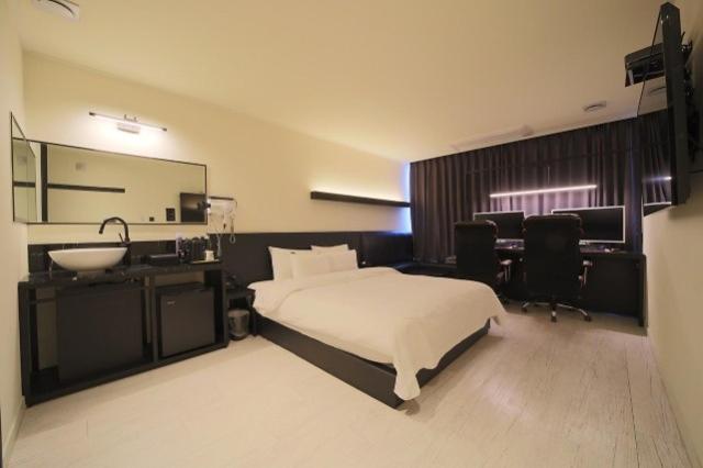Gimpo Gray Hotel Room photo
