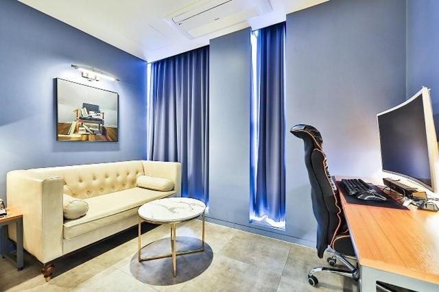 Gimpo Gray Hotel Room photo