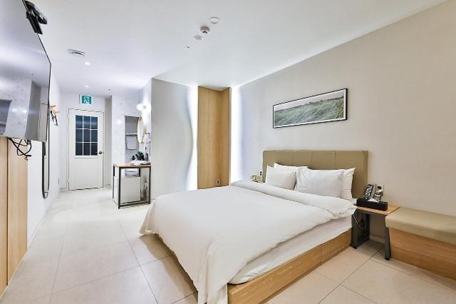 Gimpo Gray Hotel Room photo