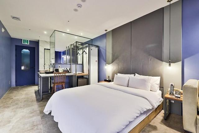 Gimpo Gray Hotel Room photo
