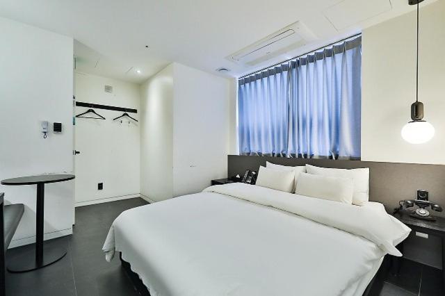 Gimpo Gray Hotel Room photo