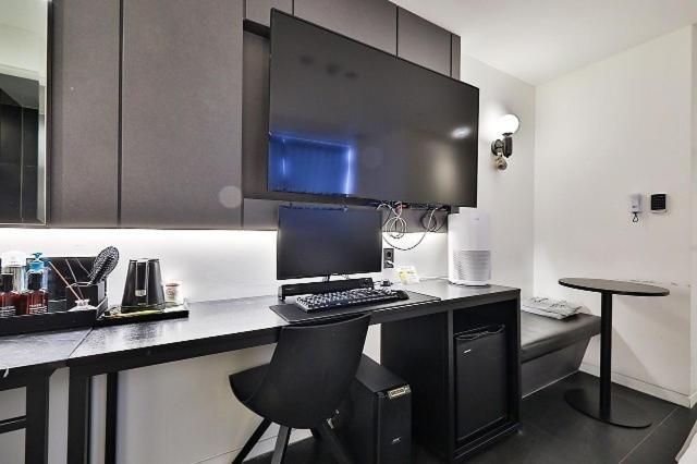 Gimpo Gray Hotel Room photo